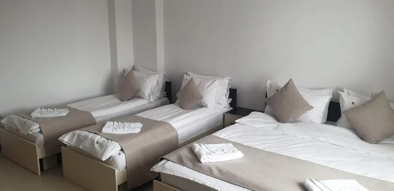 Hotel Top Central بوخارست 2*,