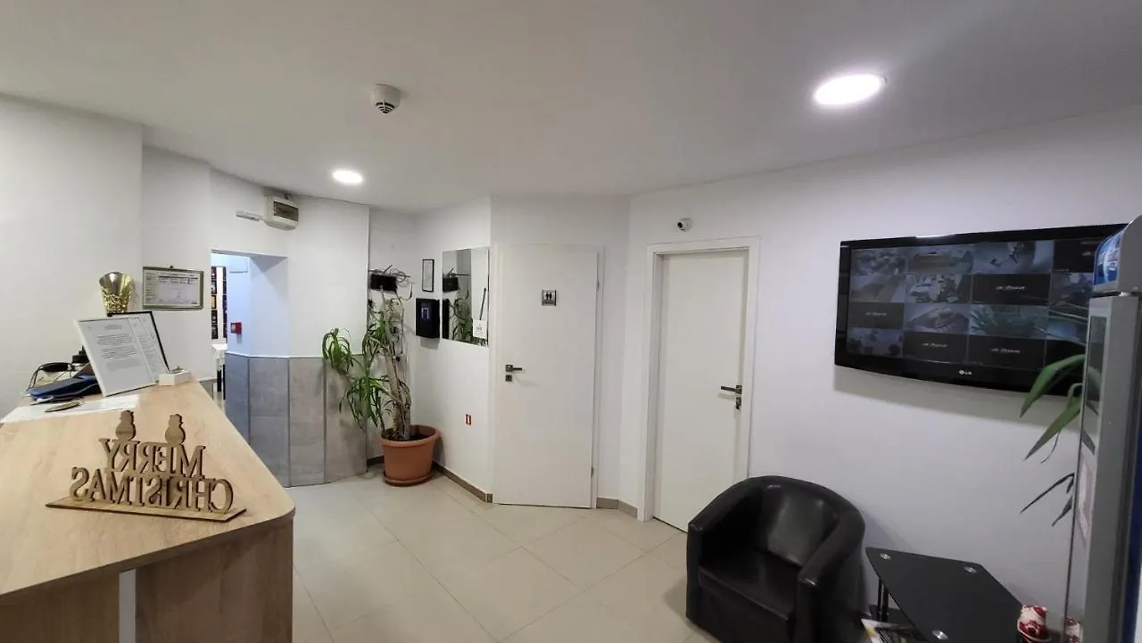 Hotel Top Central بوخارست 2*,  رومانيا
