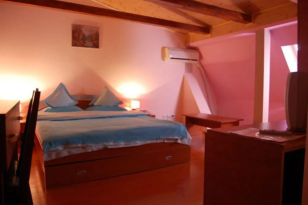 Hotel Top Central Bucharest 2*,
